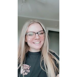 Meet your Posher, Mikaela